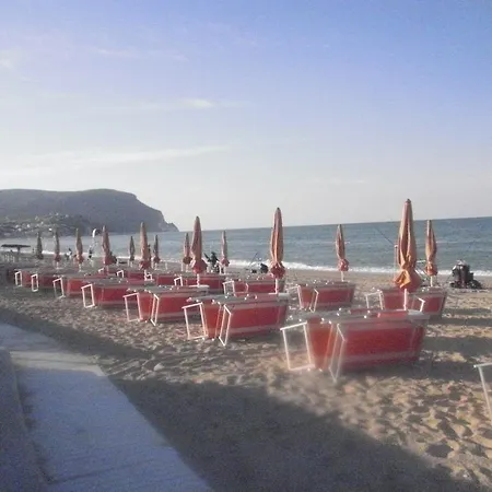 住宿加早餐酒店 Isabella 努马纳